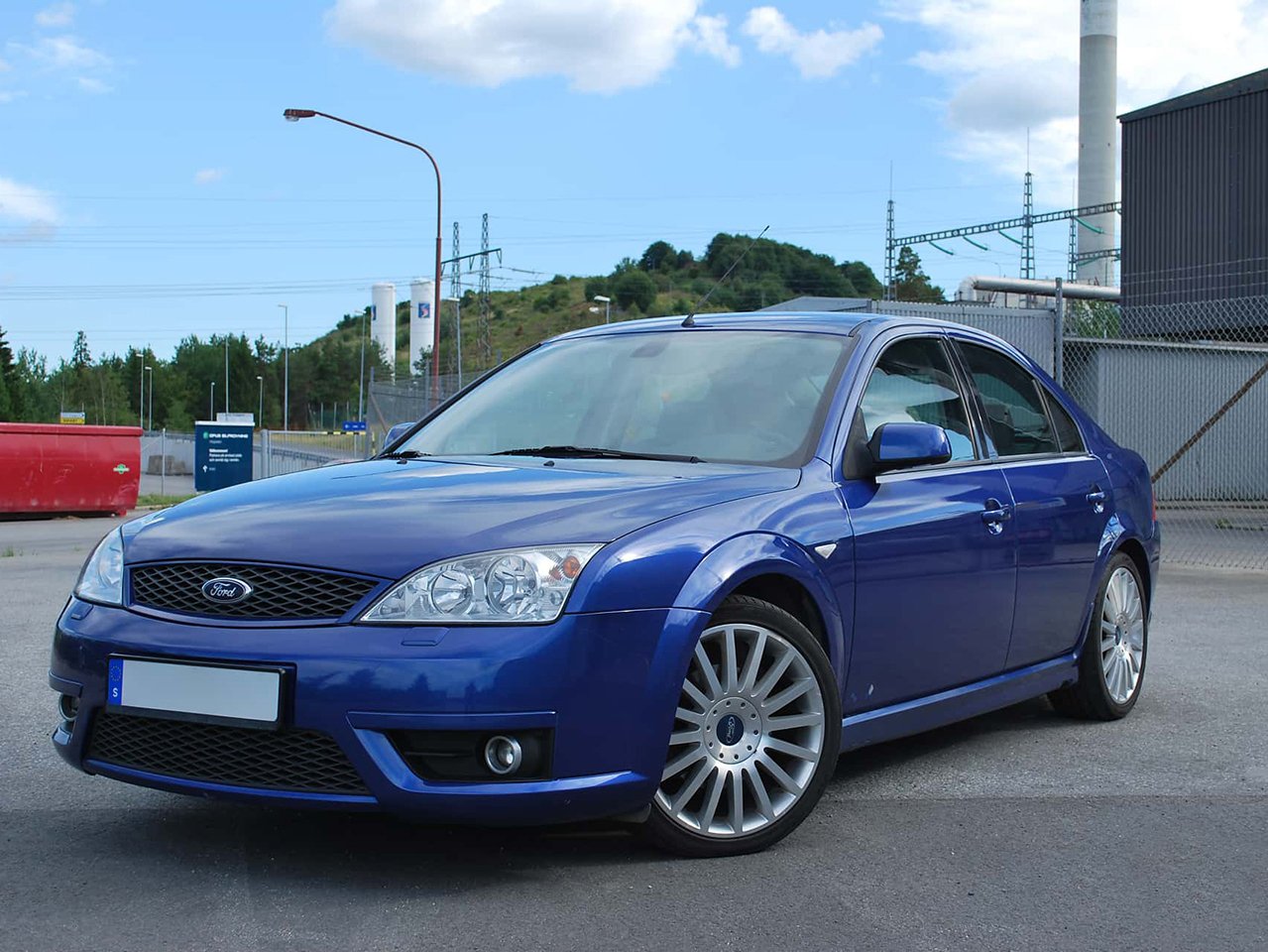 Automotive Dealer Photo Editing example 3 - car photo before professional editing by Cars Photo Editor