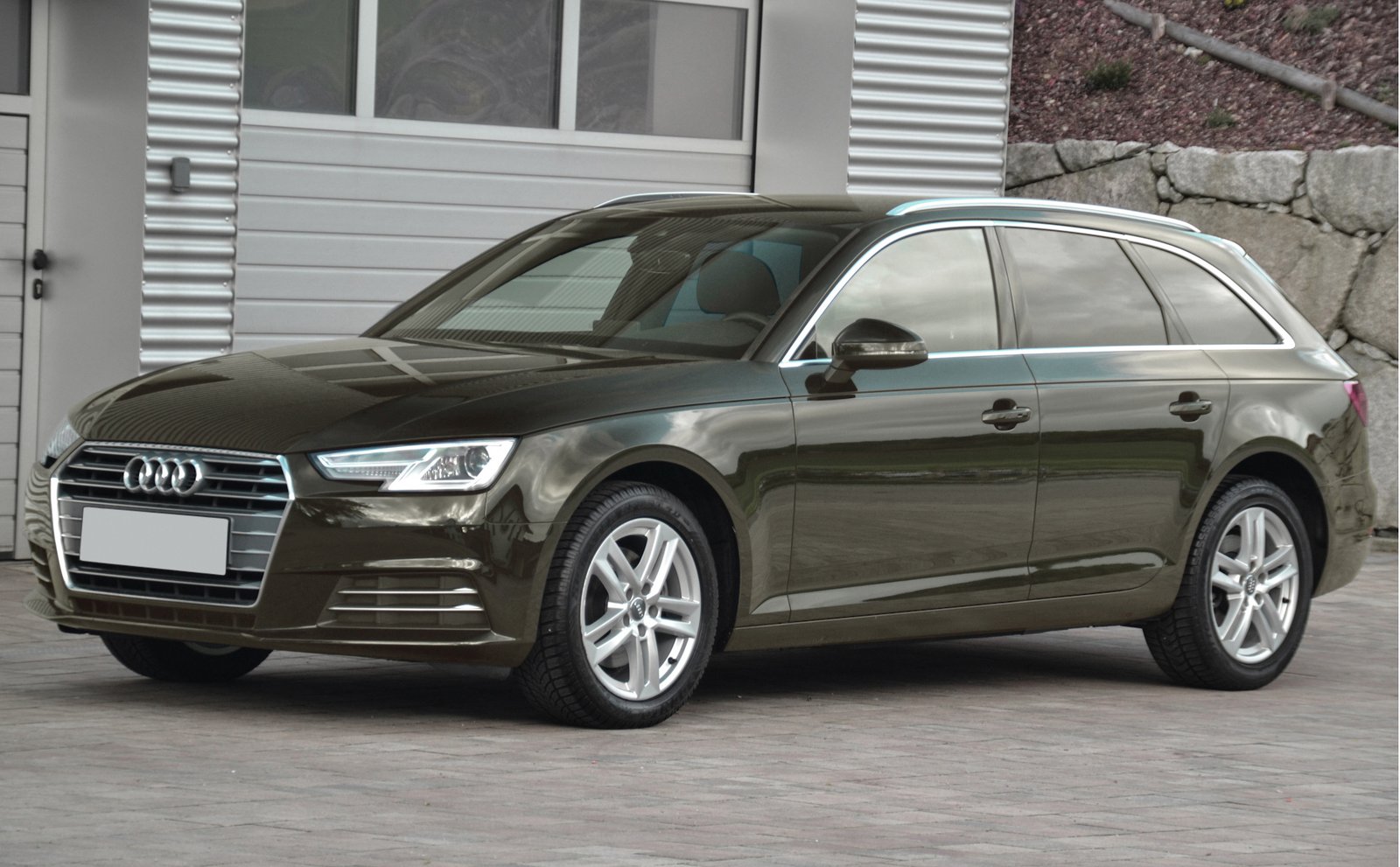 Reflection Shadow Service example 7 - car photo before professional editing by Cars Photo Editor