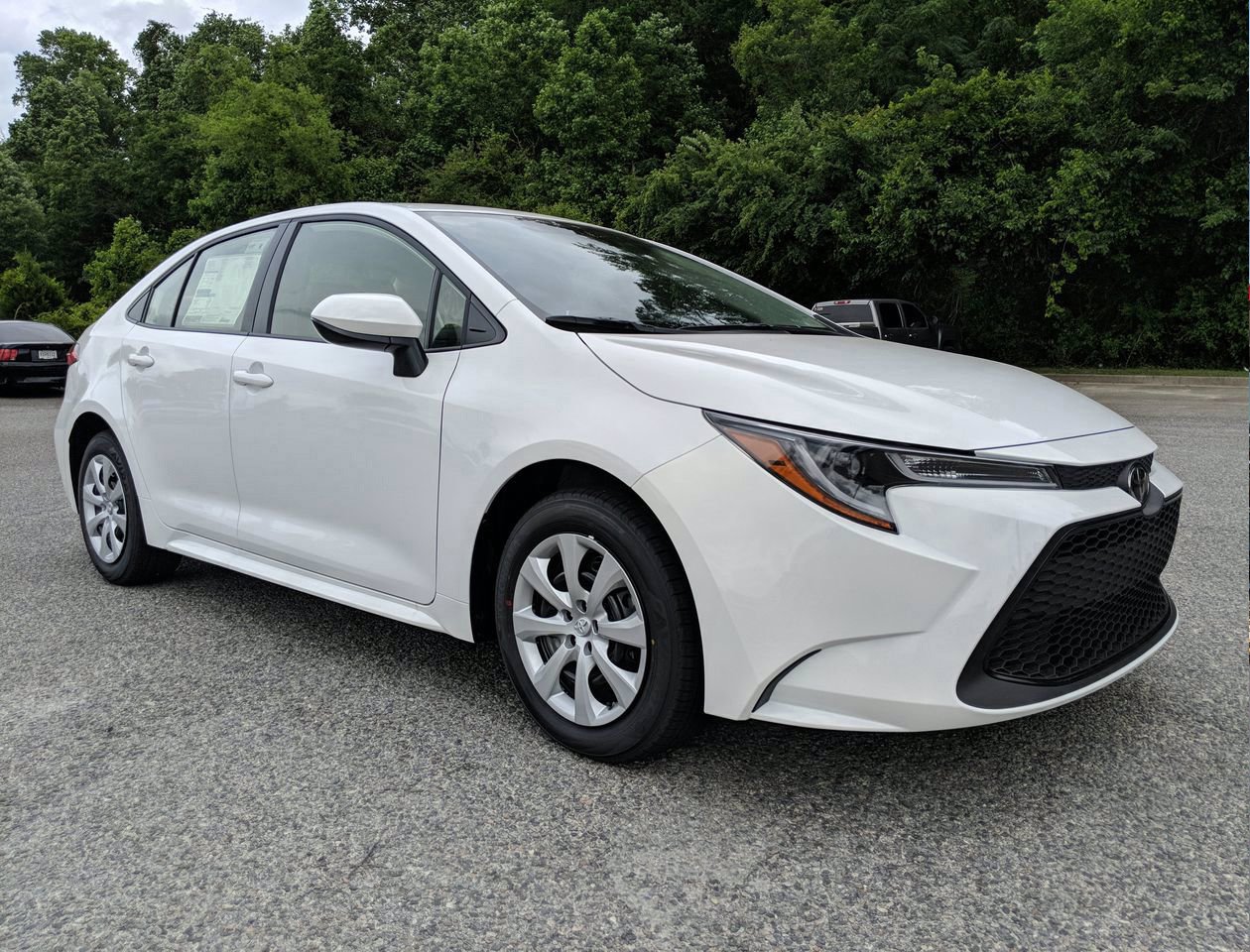 Text & Banner Adding / Promotional Graphics example 1 - car photo before professional editing by Cars Photo Editor